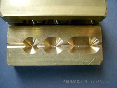 现代模具