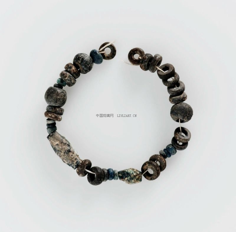 Beads  2323C2040 B.C..jpg