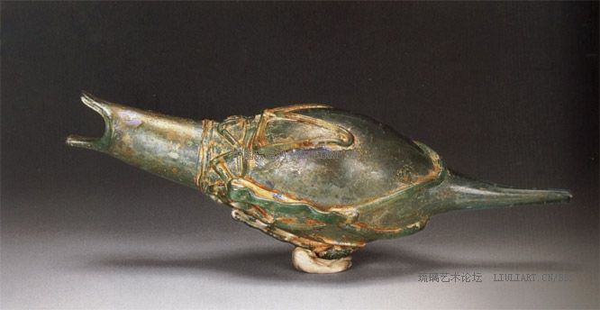 玻璃器:汉代用模铸,魏晋引进吹制技术[琉璃艺术