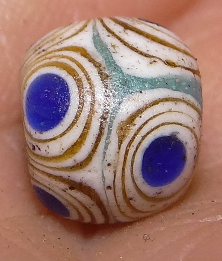 最近收藏:一颗2400年左右西亚古蜻蜓眼琉璃珠